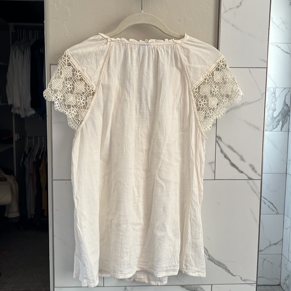 Old Navy Lacey shirt - Picture 3 of 3